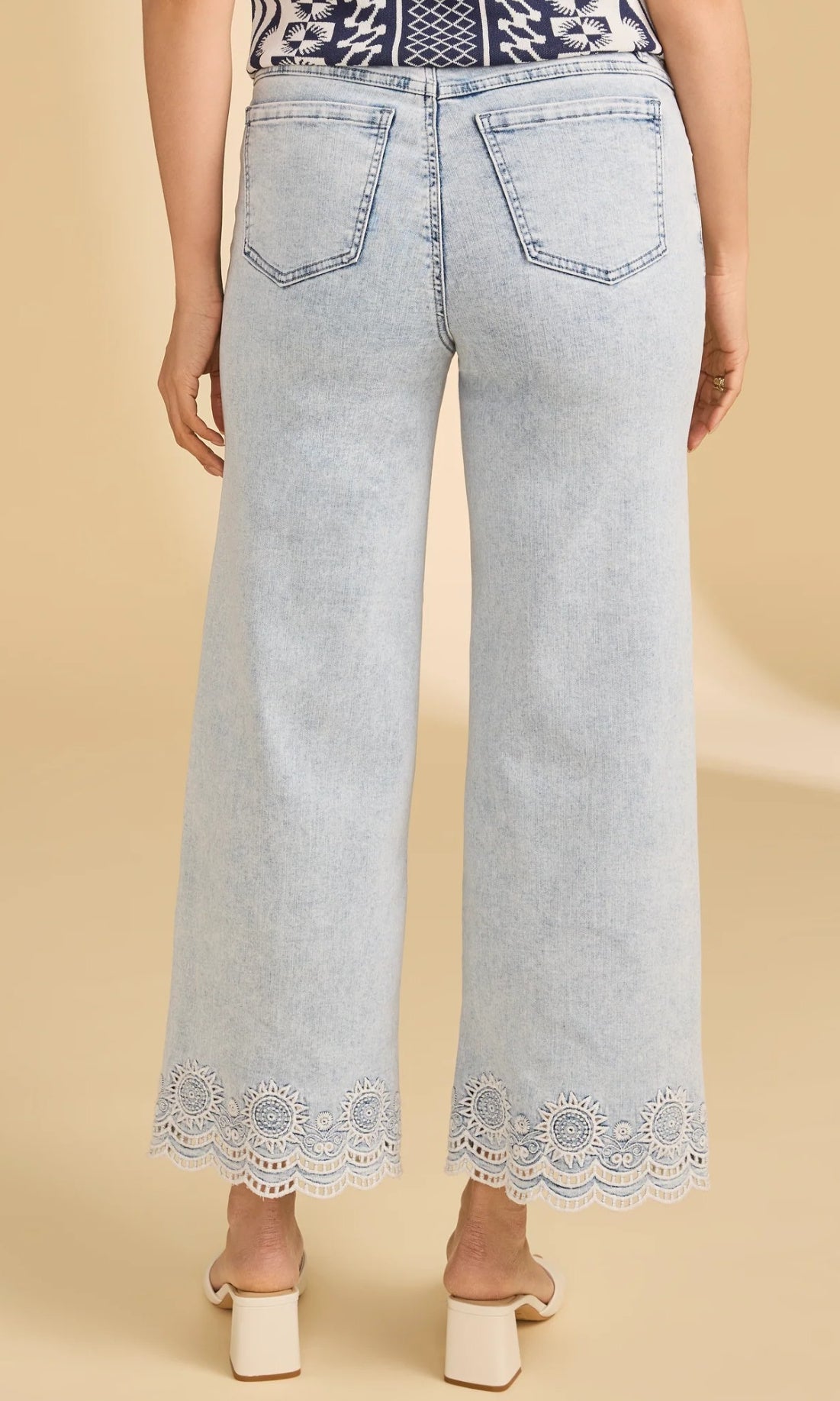 Scalloped Hem Crop Jean