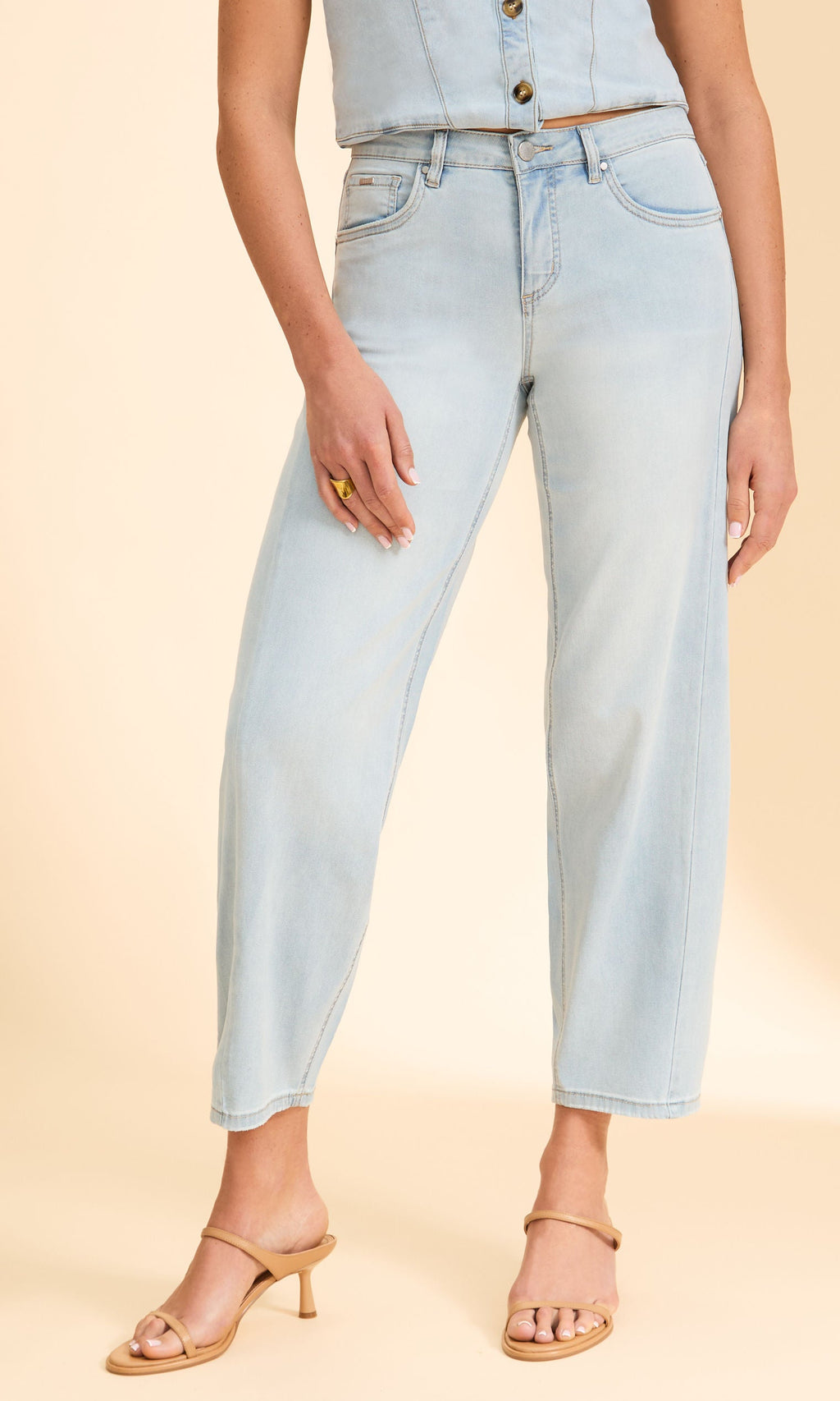 Cropped Barrel Leg Denim Jean
