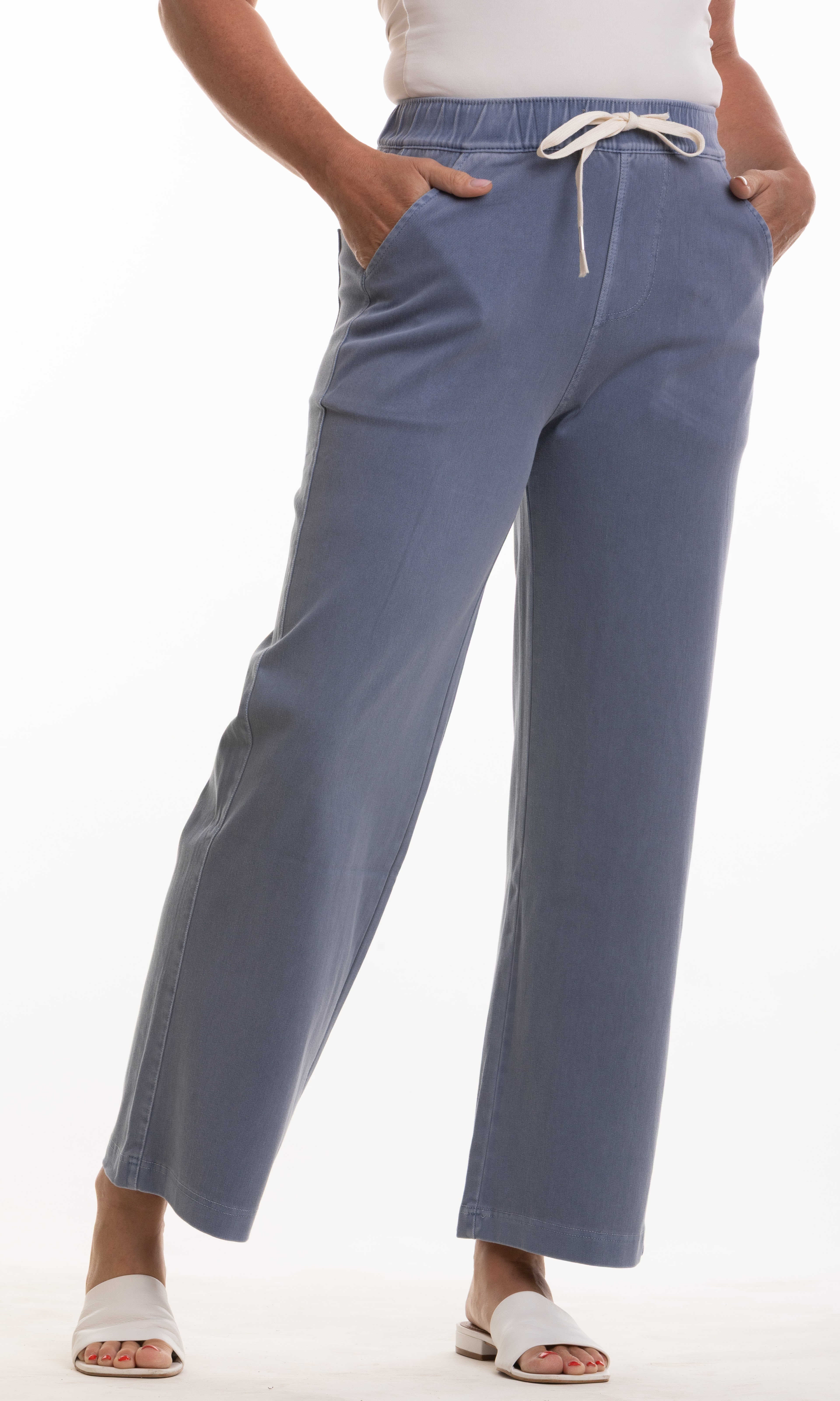 Pull-On Straight Leg Crop Pant